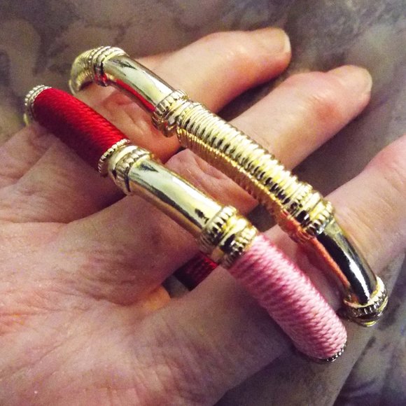 NWT TWO STRETCHY GOLDEN BRACELETS ONE HAS PINK AND RED WOUND THREAD BANGLES 30 - Picture 1 of 2